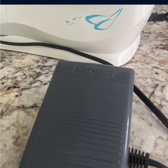 Sewing machine-Singer|Simple - Picture 3 of 6